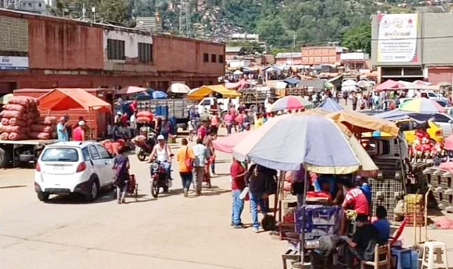 Reabren Mercados Municipales en Caracas