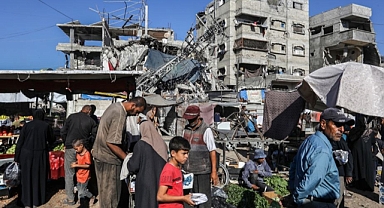 Israel Limita la Ayuda a Gaza, Hamás Entrega Cuerpos de Rehenes Fallecidos