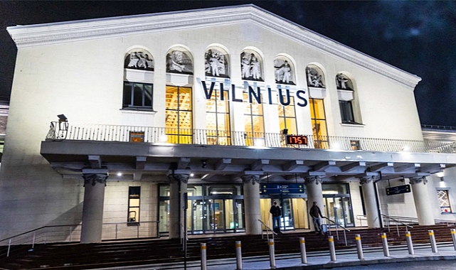 Amenaza de Globos en el Aeropuerto de Vilna: Vuelos Suspendidos Durante Horas