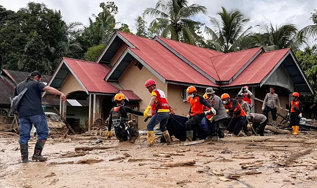 Gran inundación en Indonesia deja a cientos de miles sin hogar
