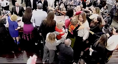 Pelea entre diputadas sacude el Congreso de la Ciudad de México