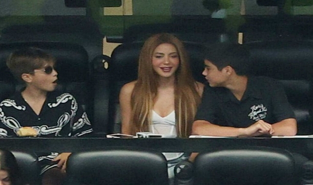 Shakira ilumina las gradas del Mundial 2026 junto a sus hijos Milan y Sasha